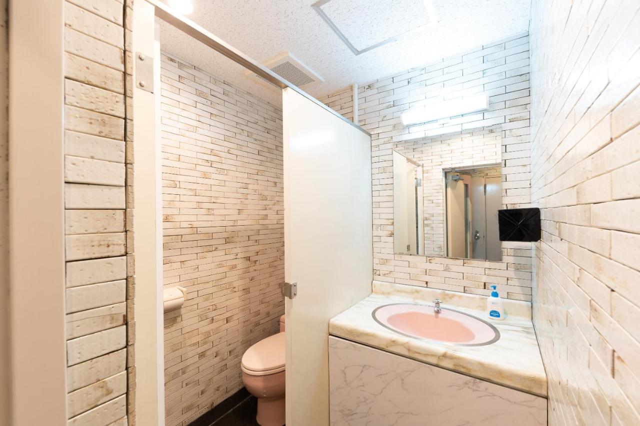 Oyo Hotel Exsaison Sugamo Tokyo Esterno foto